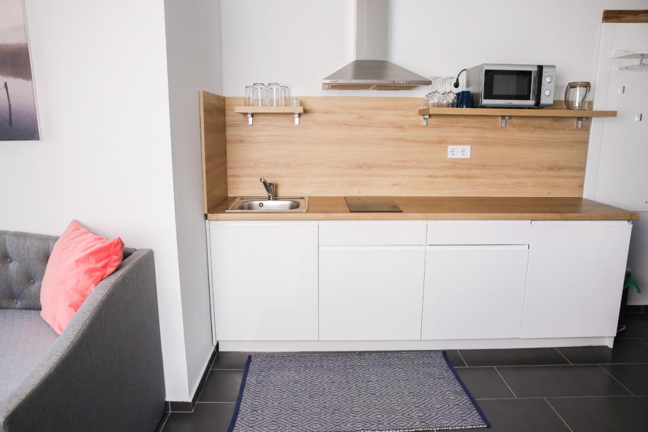 Balkon Apartmanhaz Panzio บาลาตอนฟือเรด ภายนอก รูปภาพ