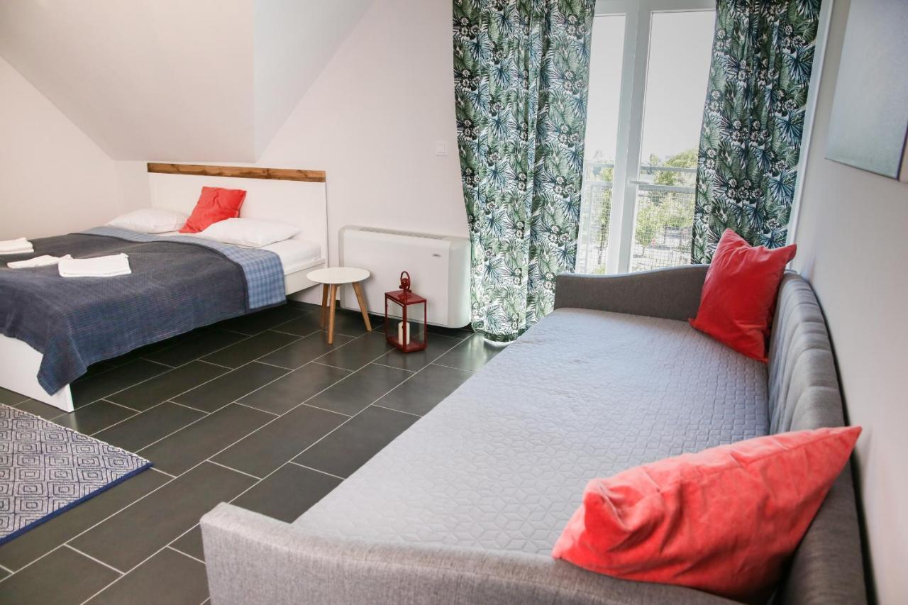 Balkon Apartmanhaz Panzio บาลาตอนฟือเรด ภายนอก รูปภาพ