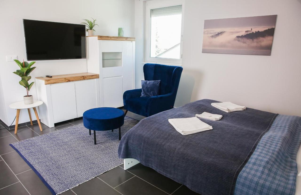 Balkon Apartmanhaz Panzio บาลาตอนฟือเรด ภายนอก รูปภาพ