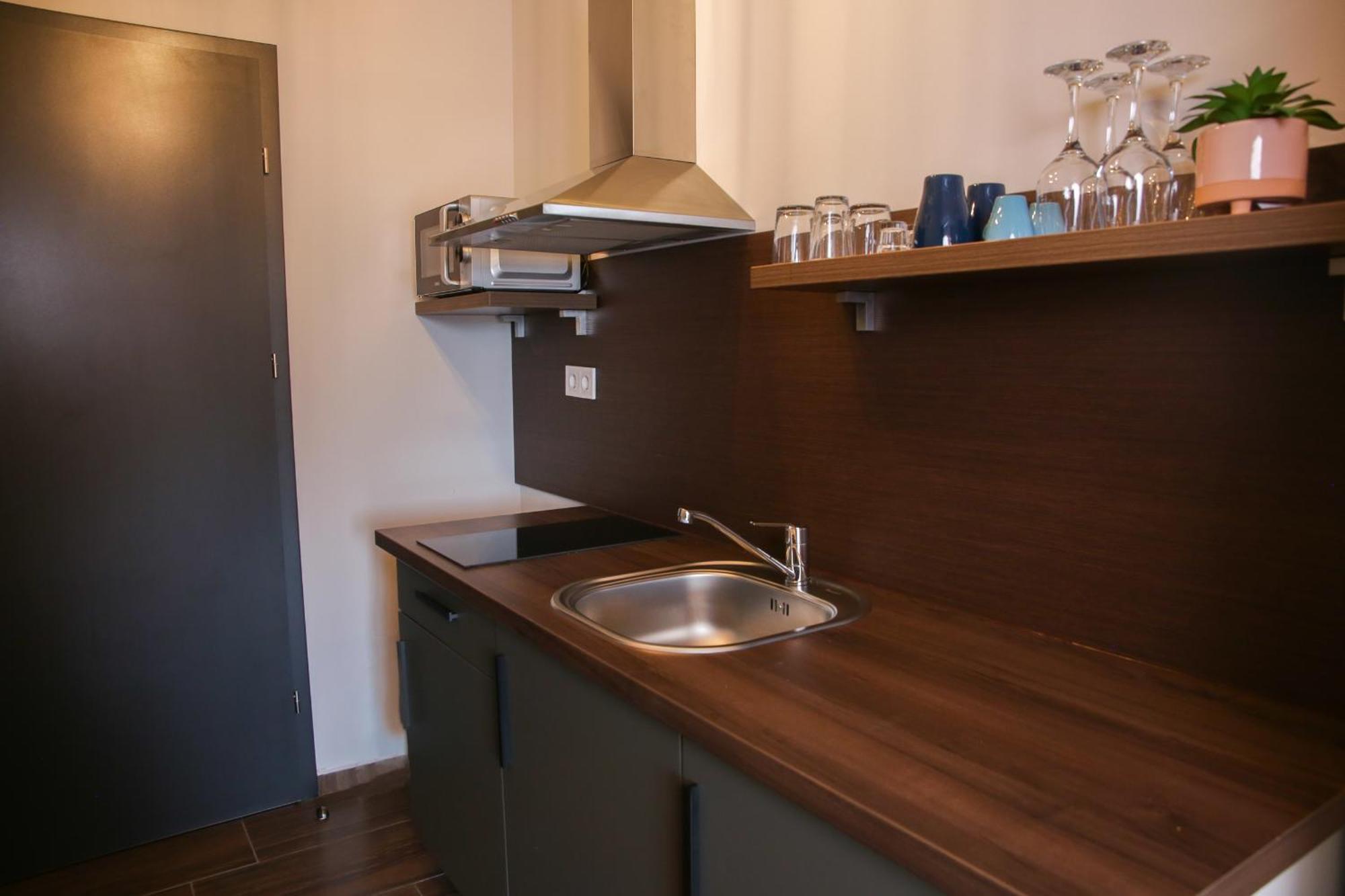 Balkon Apartmanhaz Panzio บาลาตอนฟือเรด ภายนอก รูปภาพ