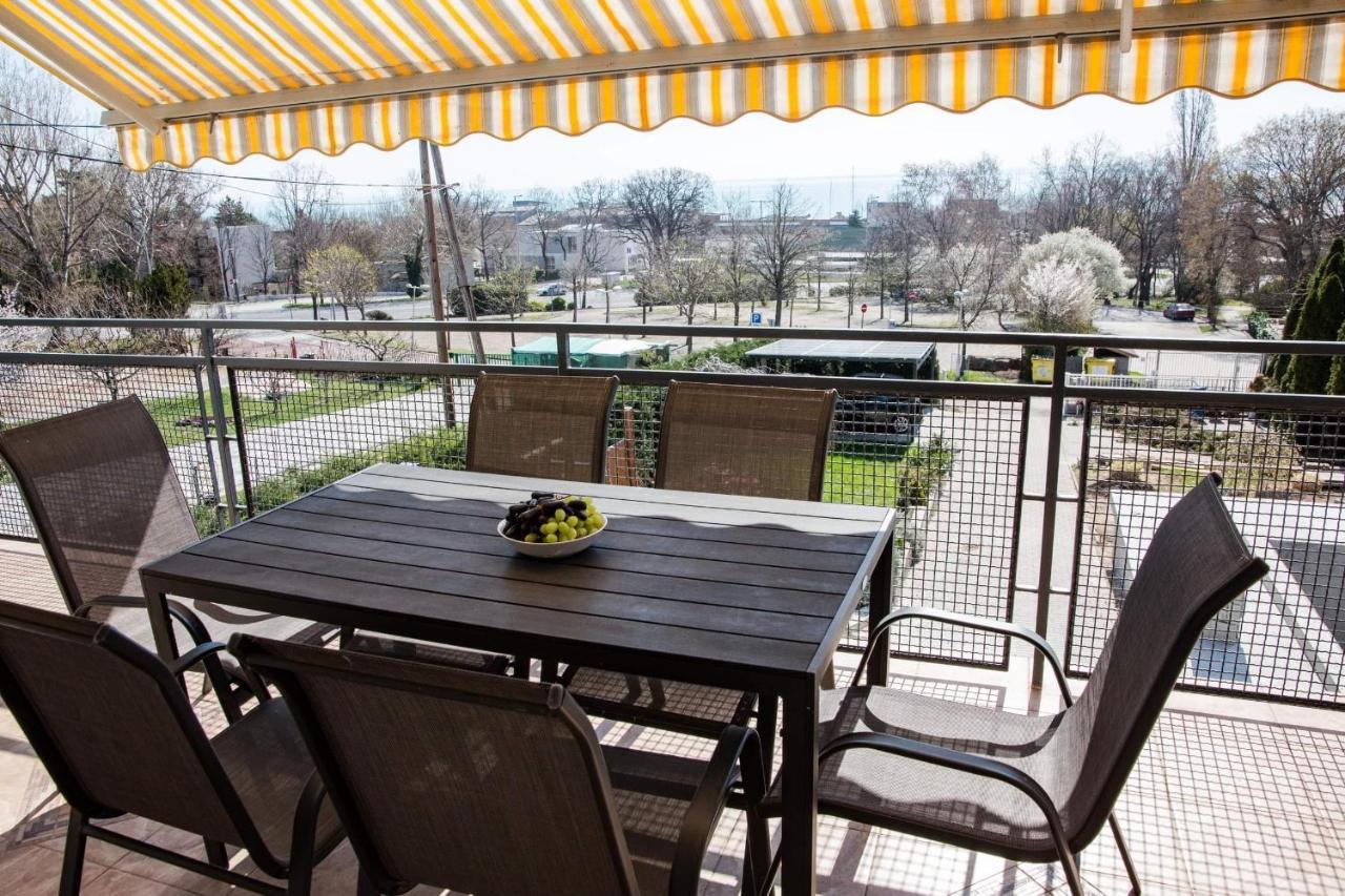 Balkon Apartmanhaz Panzio บาลาตอนฟือเรด ภายนอก รูปภาพ