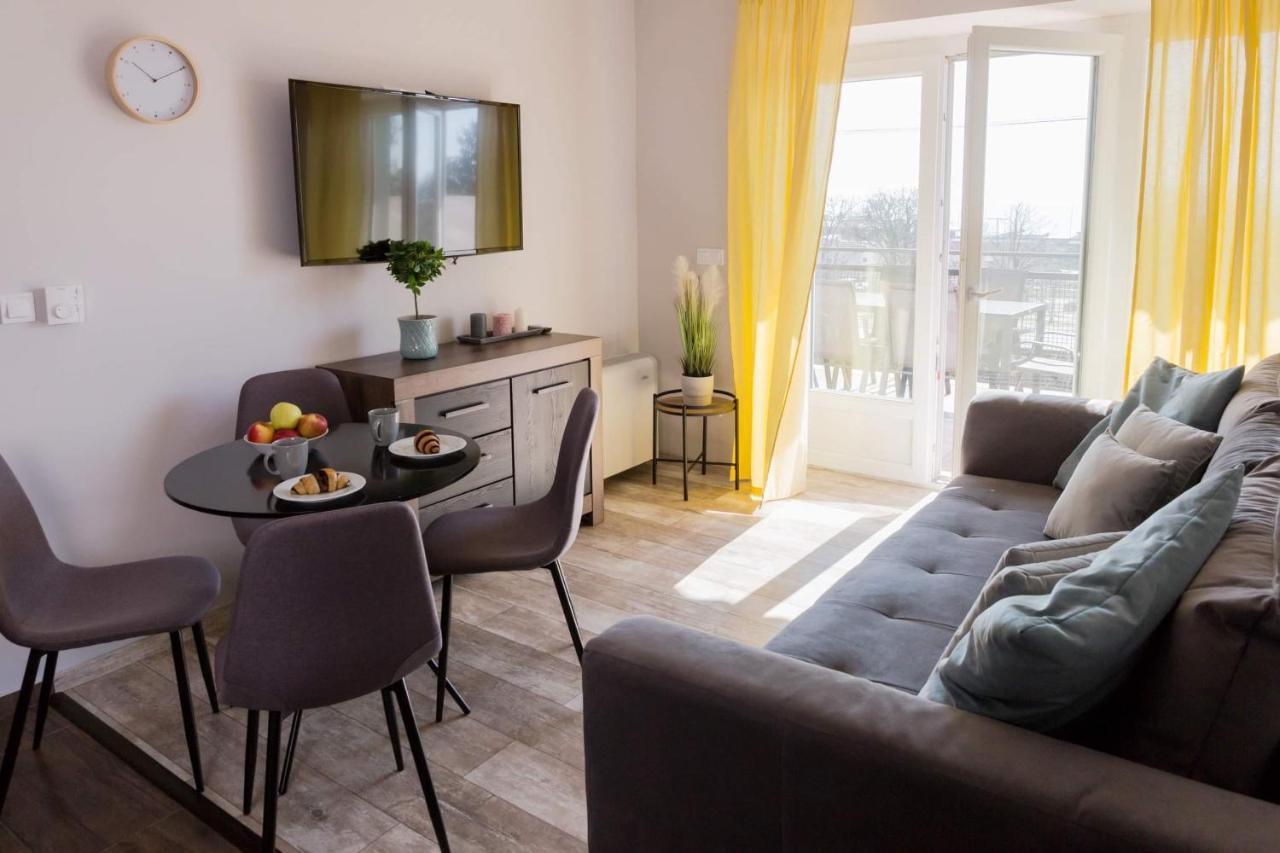 Balkon Apartmanhaz Panzio บาลาตอนฟือเรด ภายนอก รูปภาพ