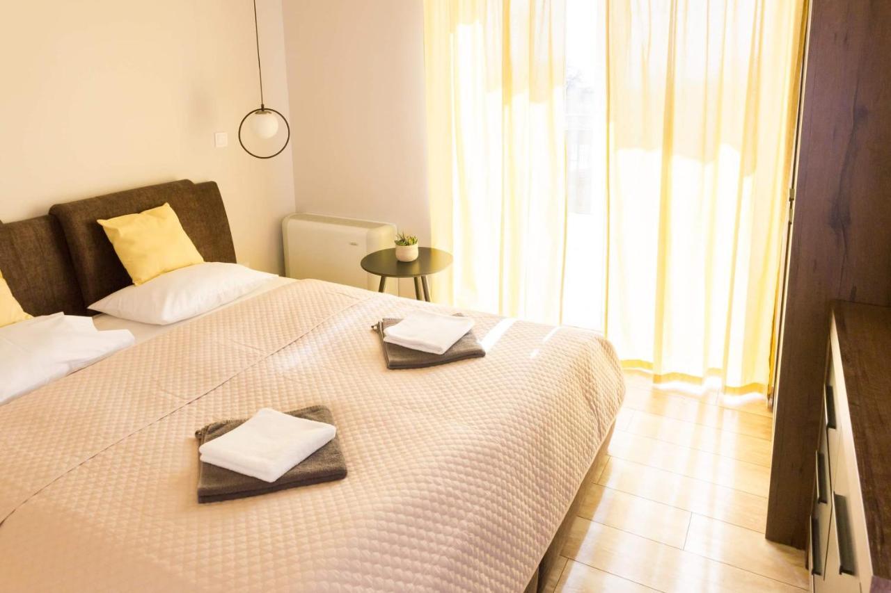 Balkon Apartmanhaz Panzio บาลาตอนฟือเรด ภายนอก รูปภาพ