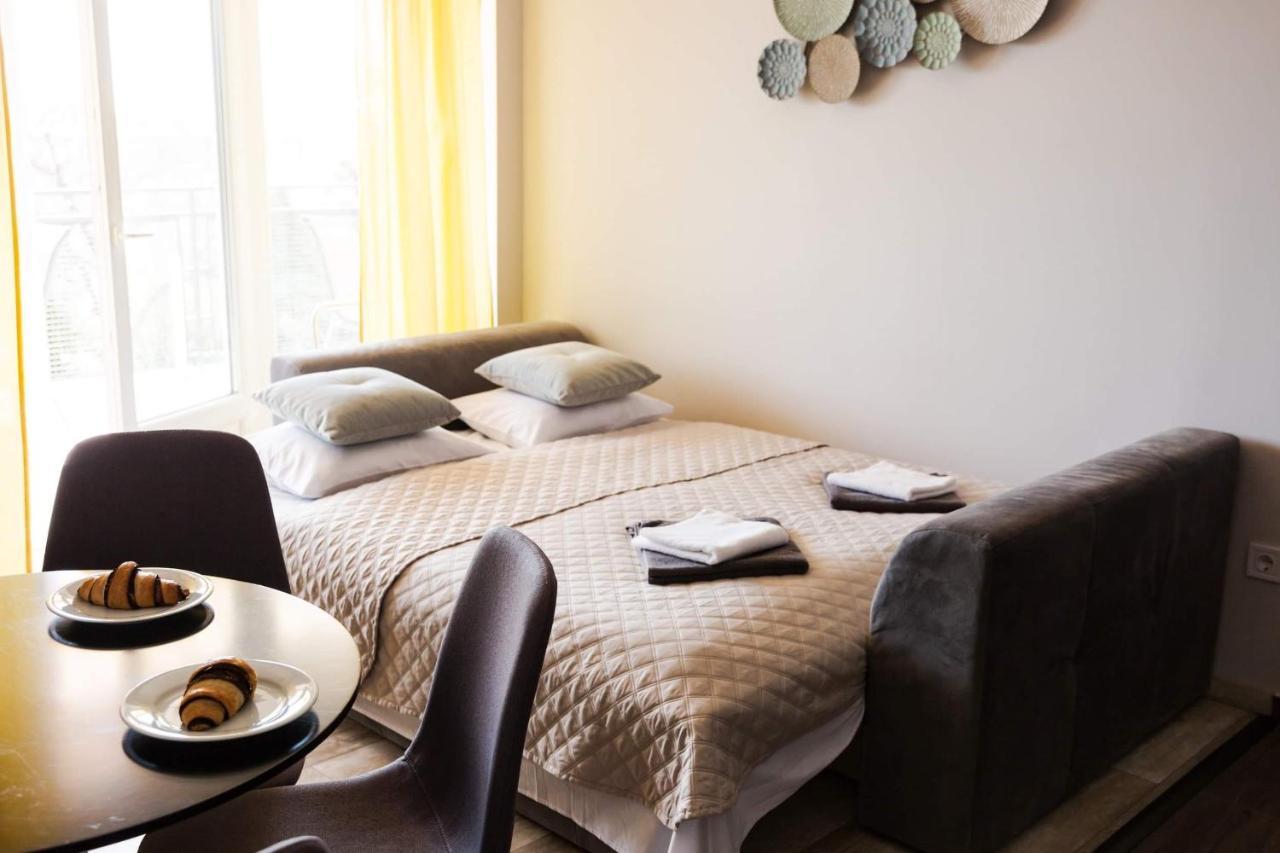 Balkon Apartmanhaz Panzio บาลาตอนฟือเรด ภายนอก รูปภาพ