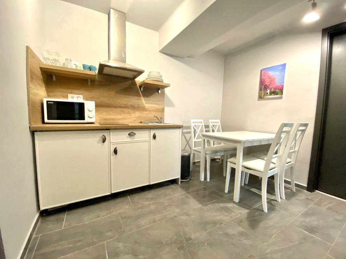 Balkon Apartmanhaz Panzio บาลาตอนฟือเรด ภายนอก รูปภาพ