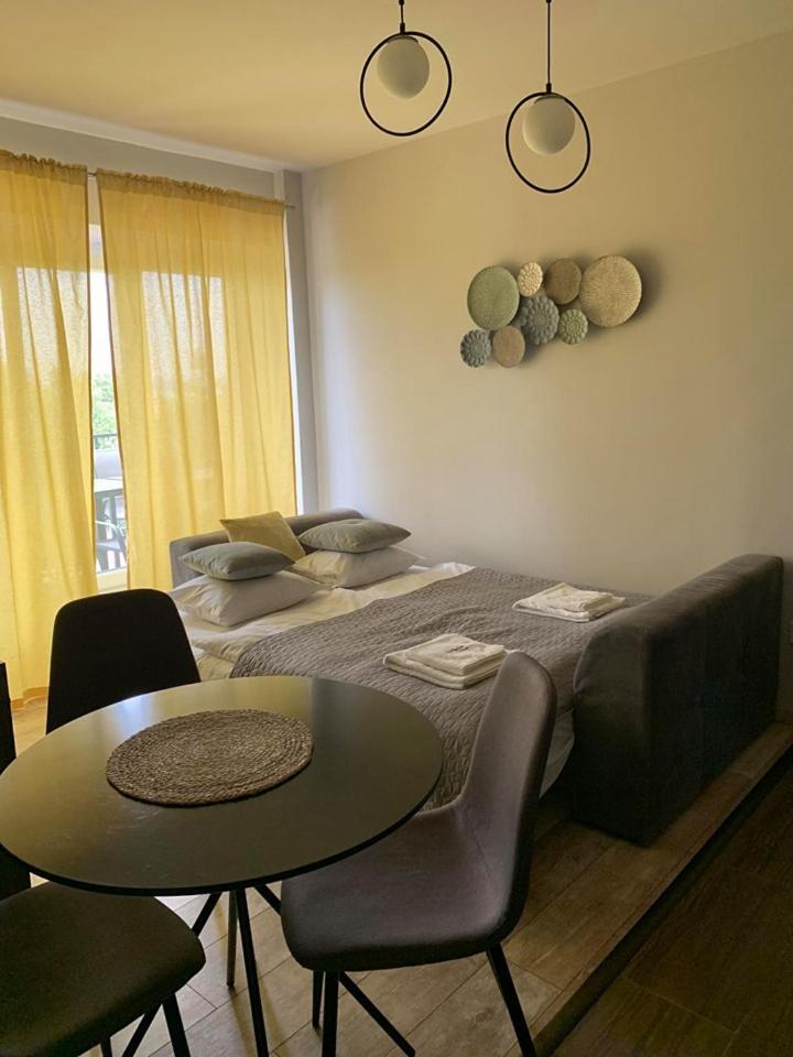 Balkon Apartmanhaz Panzio บาลาตอนฟือเรด ภายนอก รูปภาพ