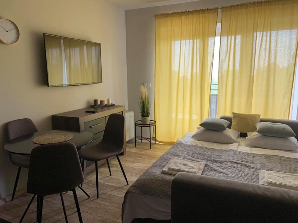 Balkon Apartmanhaz Panzio บาลาตอนฟือเรด ภายนอก รูปภาพ